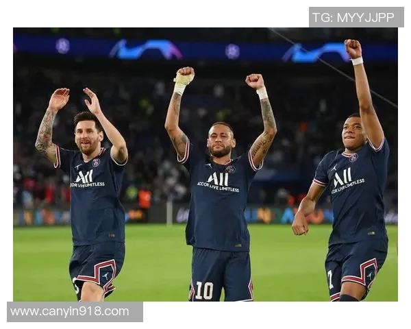 巴黎圣日耳曼惨遭曼联逆袭,欧冠梦碎在最后一刻! 巴黎圣日耳曼惨遭曼联逆袭,欧冠梦碎在最后一刻!