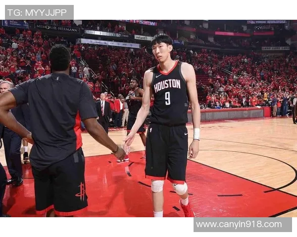 周琦在赛季中展现出色表现场均98篮板助力球队争胜 周琦在赛季中展现出色表现场均98篮板助力球队争胜